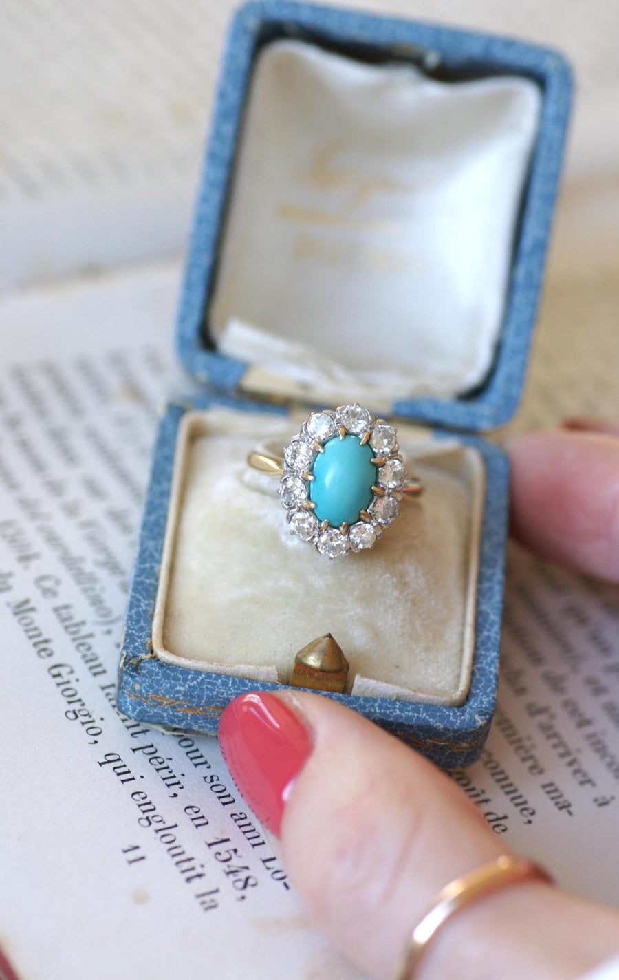 Marguerite Turquoise and Diamond Ring - Galerie Pénélope