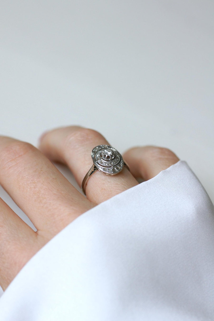 Oval Art Deco Diamond Ring - Galerie Pénélope