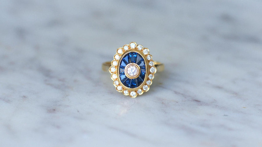 Oval Art Deco Diamonds and Sapphires Ring - Galerie Pénélope