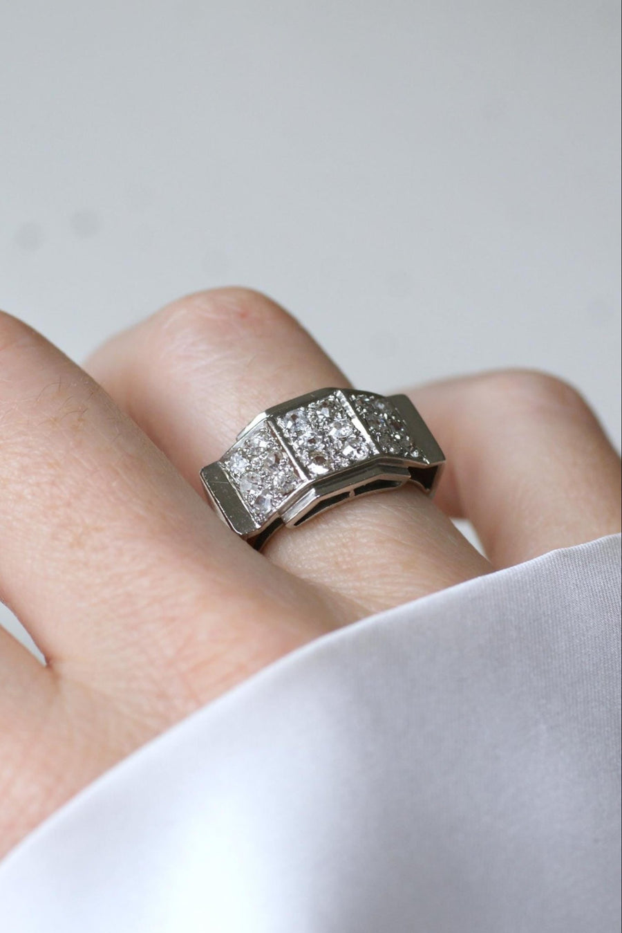 Art Deco Staircase Ring Diamonds on Platinum - Galerie Pénélope