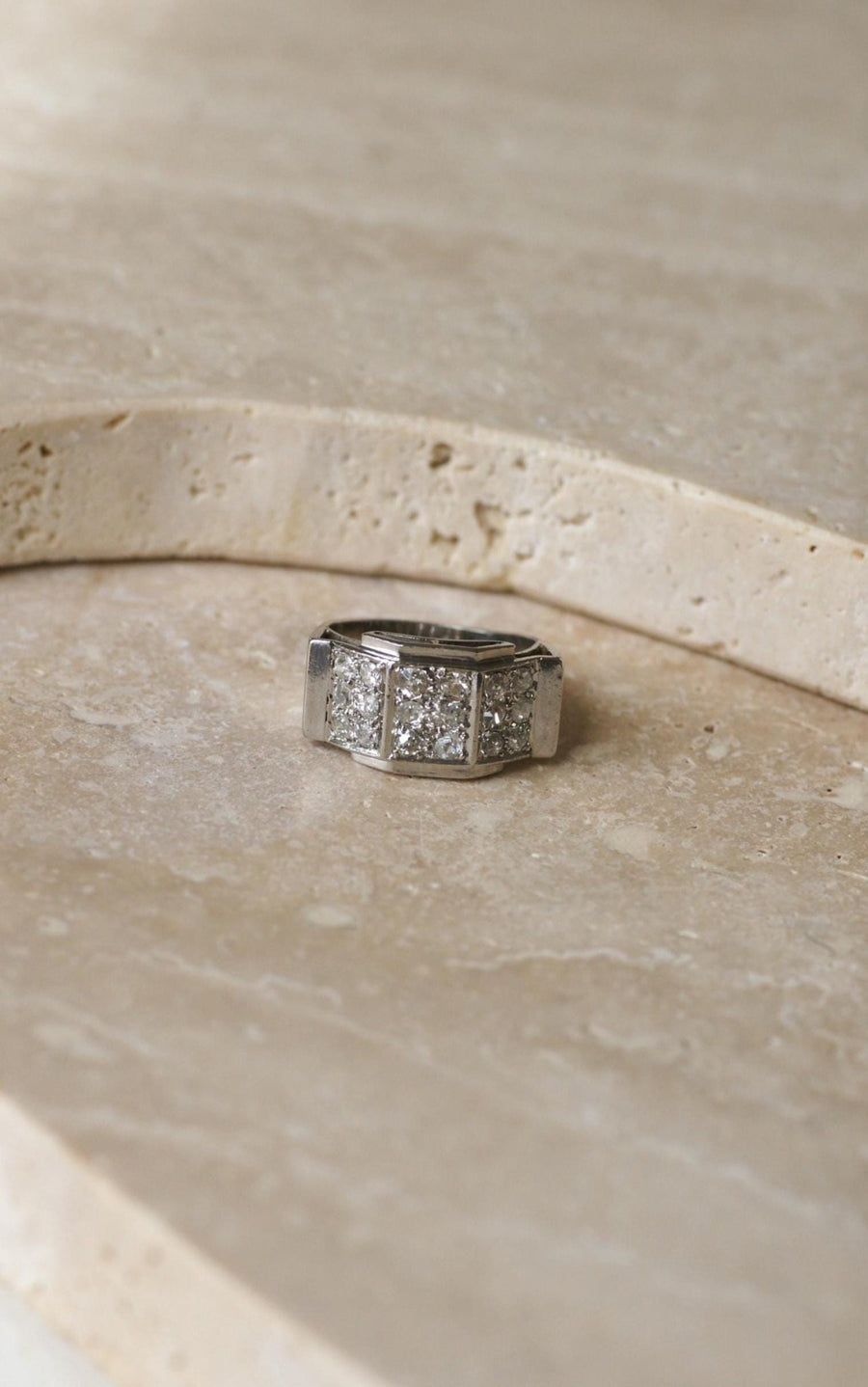 Art Deco Staircase Ring Diamonds on Platinum - Galerie Pénélope