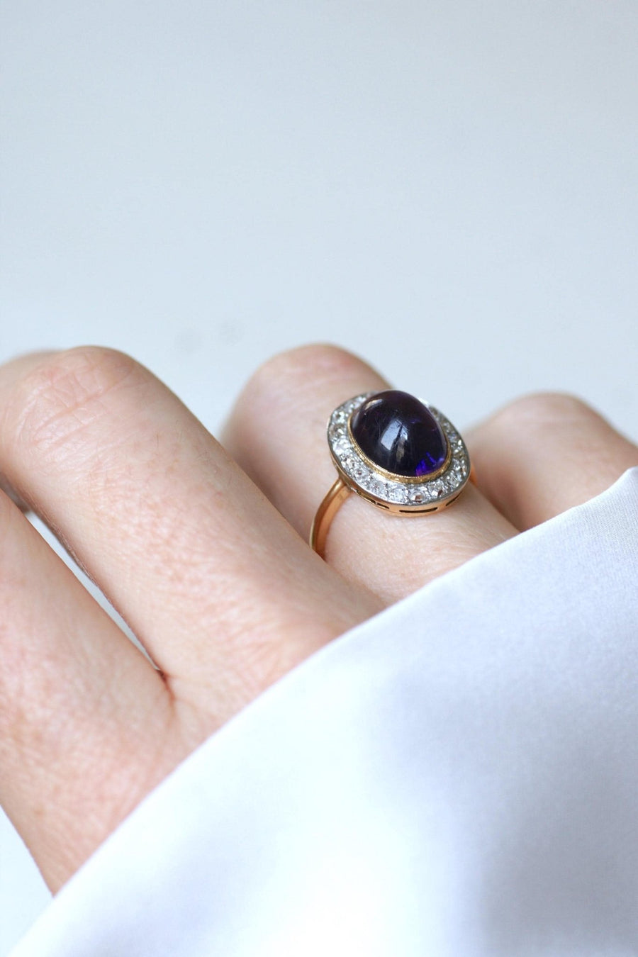Amethyst and Diamond Cabochon Pompadour Ring - Galerie Pénélope