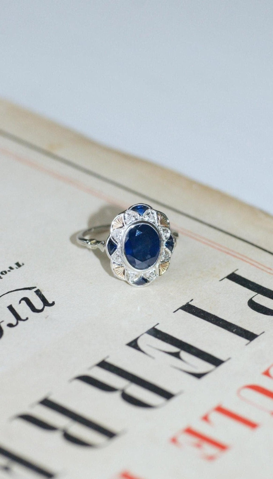 Sapphire and Diamond Art Deco Rosette Ring - Galerie Pénélope