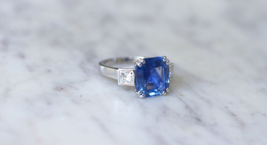 7.94 Cts Ceylon Sapphire and diamonds on white gold ring - Galerie Pénélope