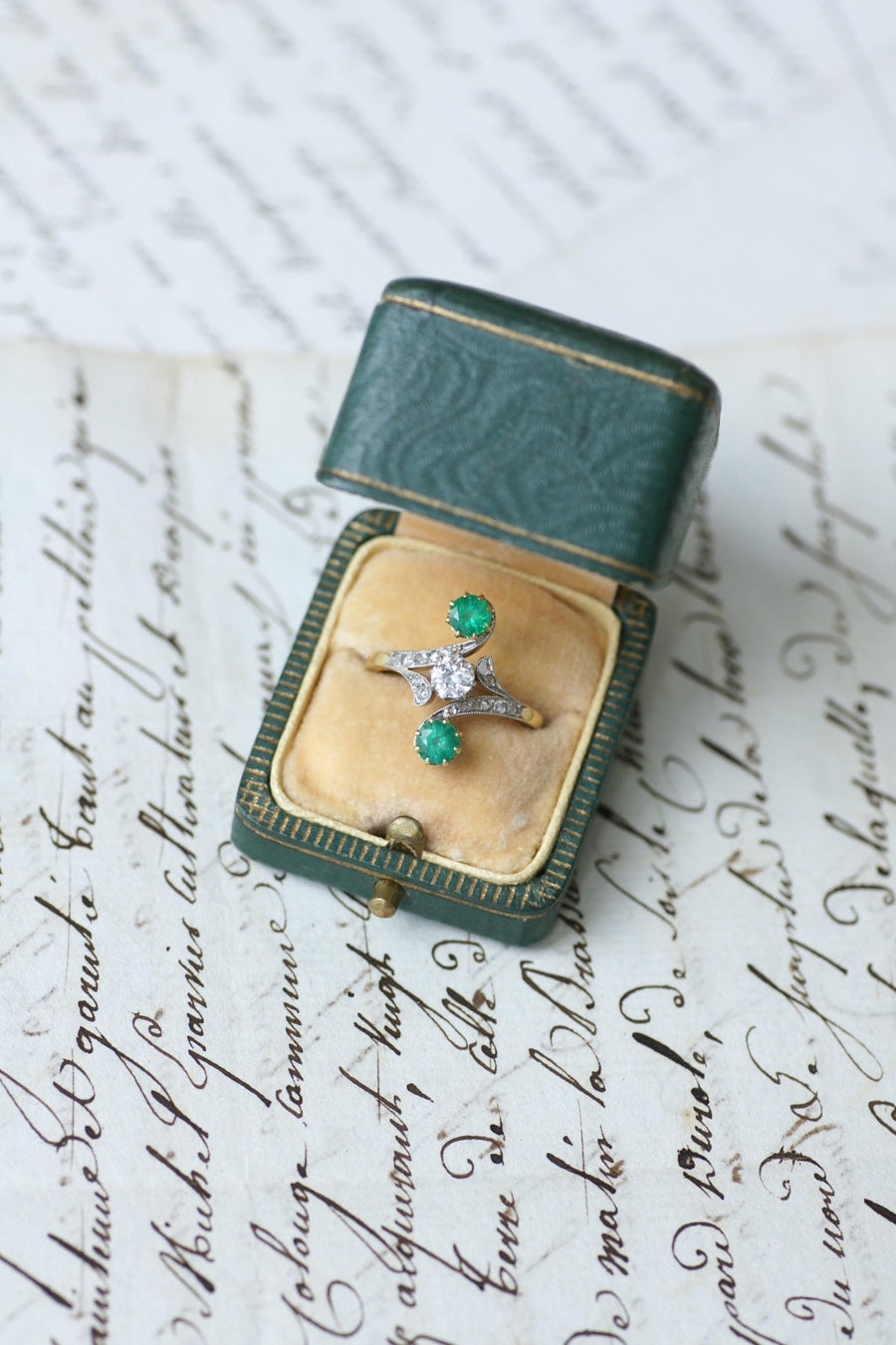 Toi & Moi Ring Diamonds and Emeralds on Gold and Platinum - Galerie Pénélope