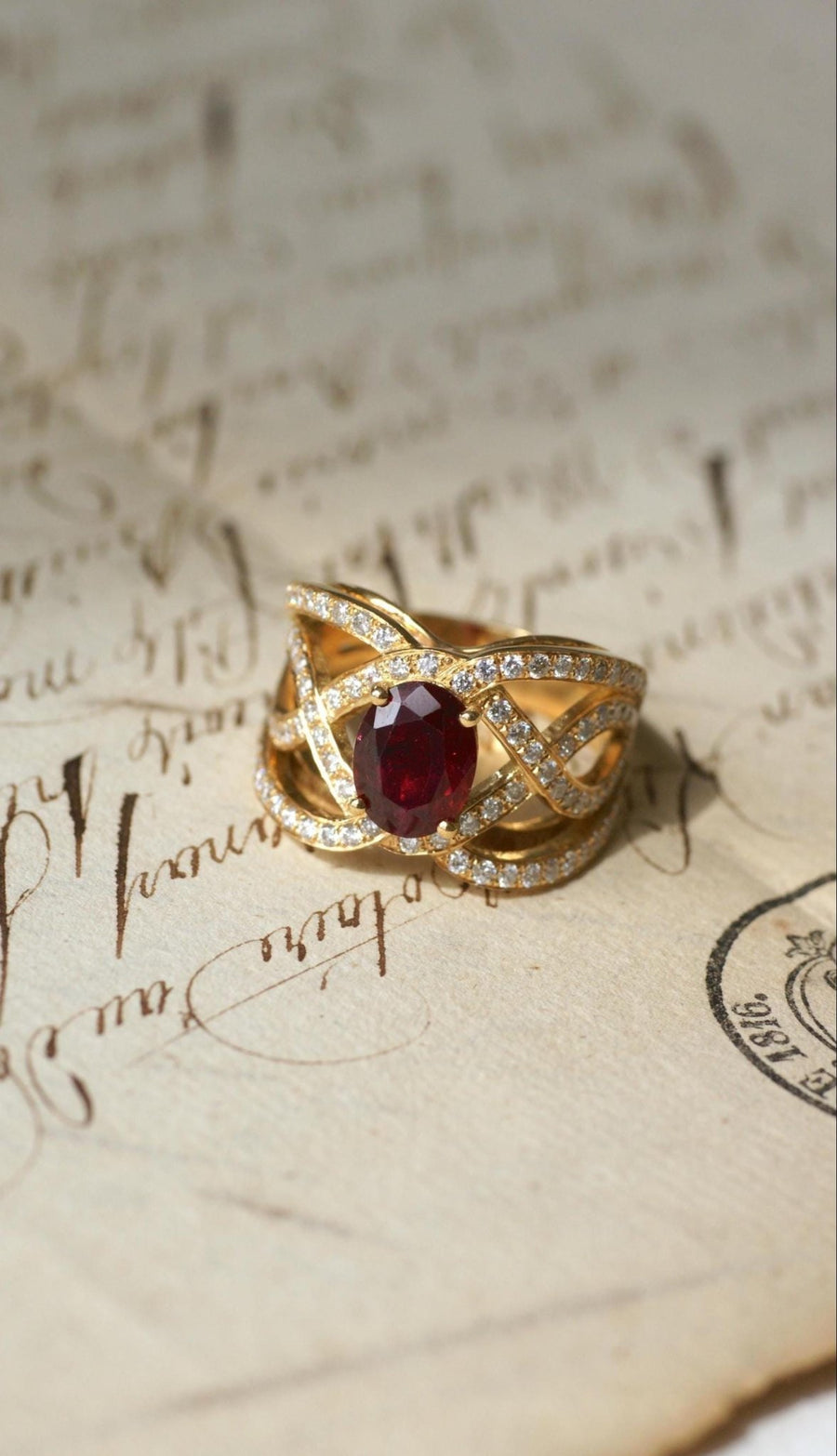Volutes Ruby and Diamond Ring on Yellow Gold - Galerie Pénélope