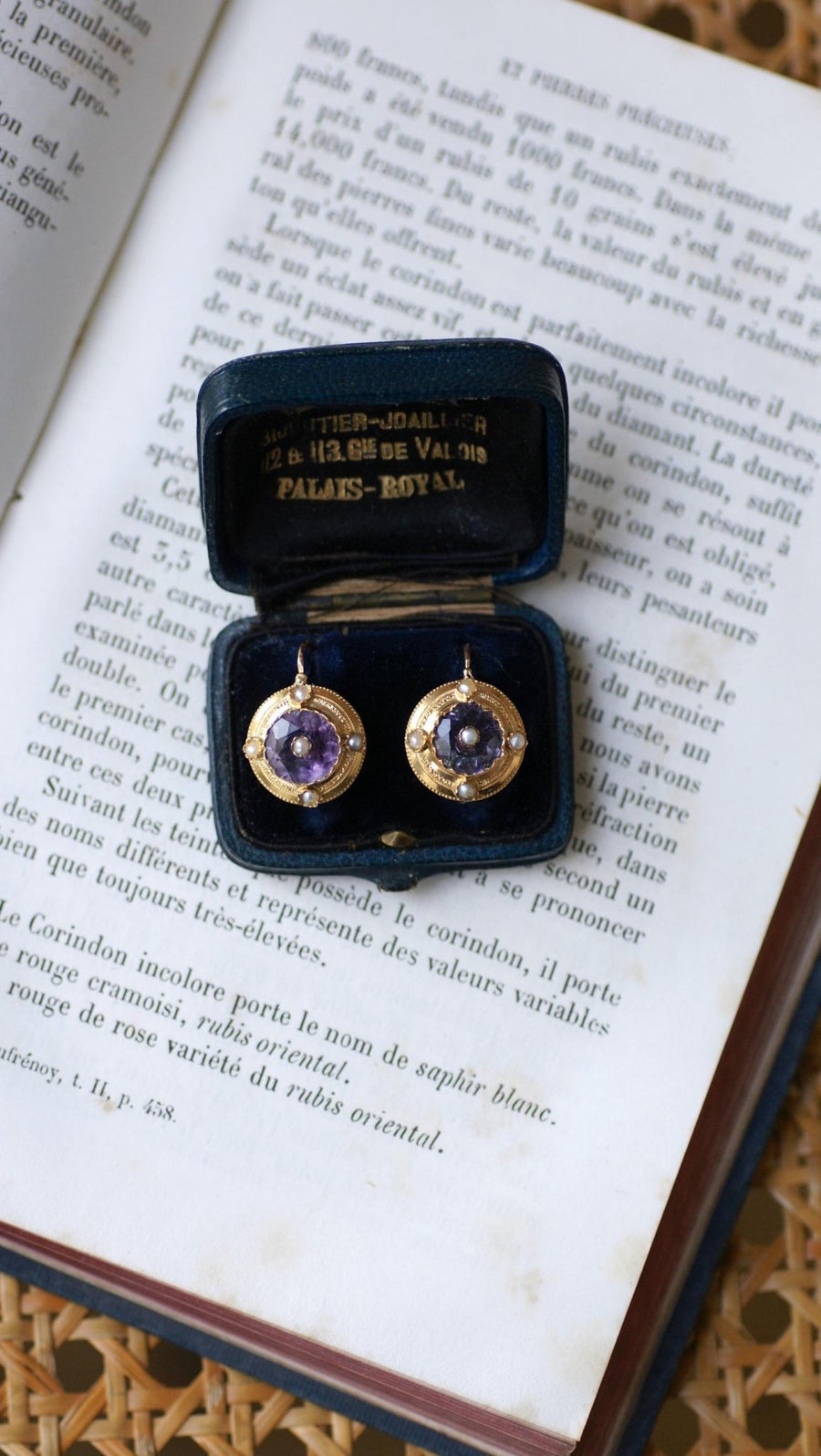 Amethyst and Pearl Earrings on Yellow Gold - Galerie Pénélope