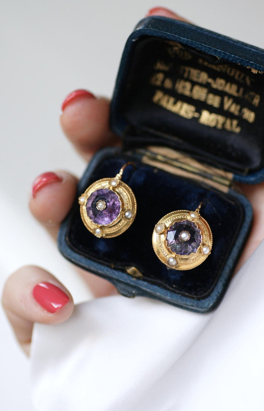 Amethyst and Pearl Earrings on Yellow Gold - Galerie Pénélope