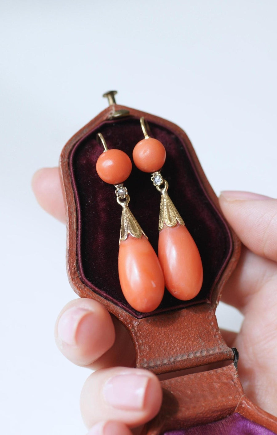 Antique Goutte Coral and Diamond Earrings - Galerie Pénélope