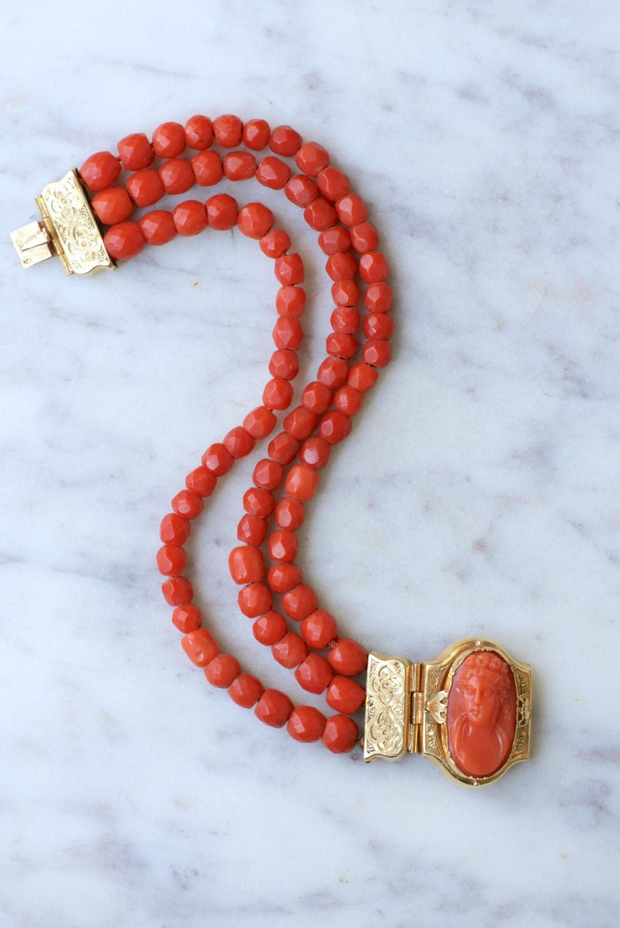 Antique Gold Coral and Cameo Bracelet - Galerie Pénélope