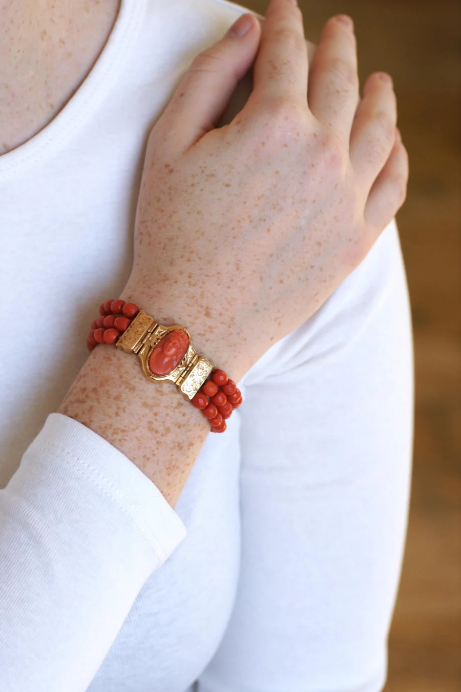 Antique Gold Coral and Cameo Bracelet - Galerie Pénélope