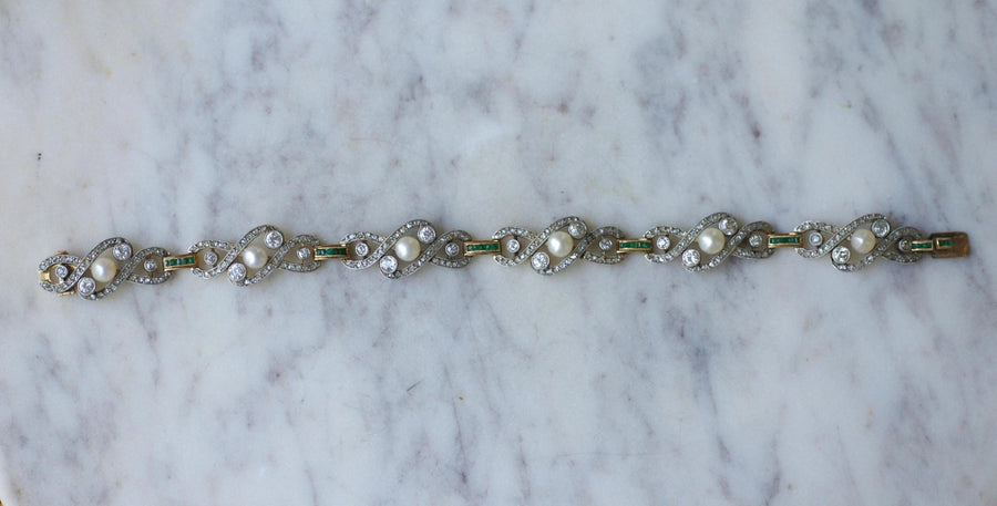 Fine Pearls, Diamonds and Emeralds Bracelet - Galerie Pénélope