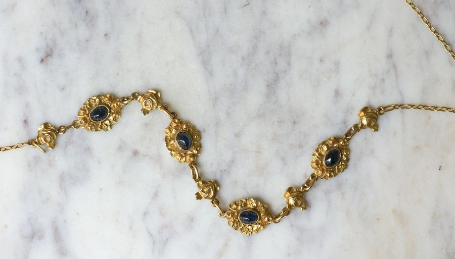 Antique Yellow Gold Drapery and Sapphire Necklace - Galerie Pénélope