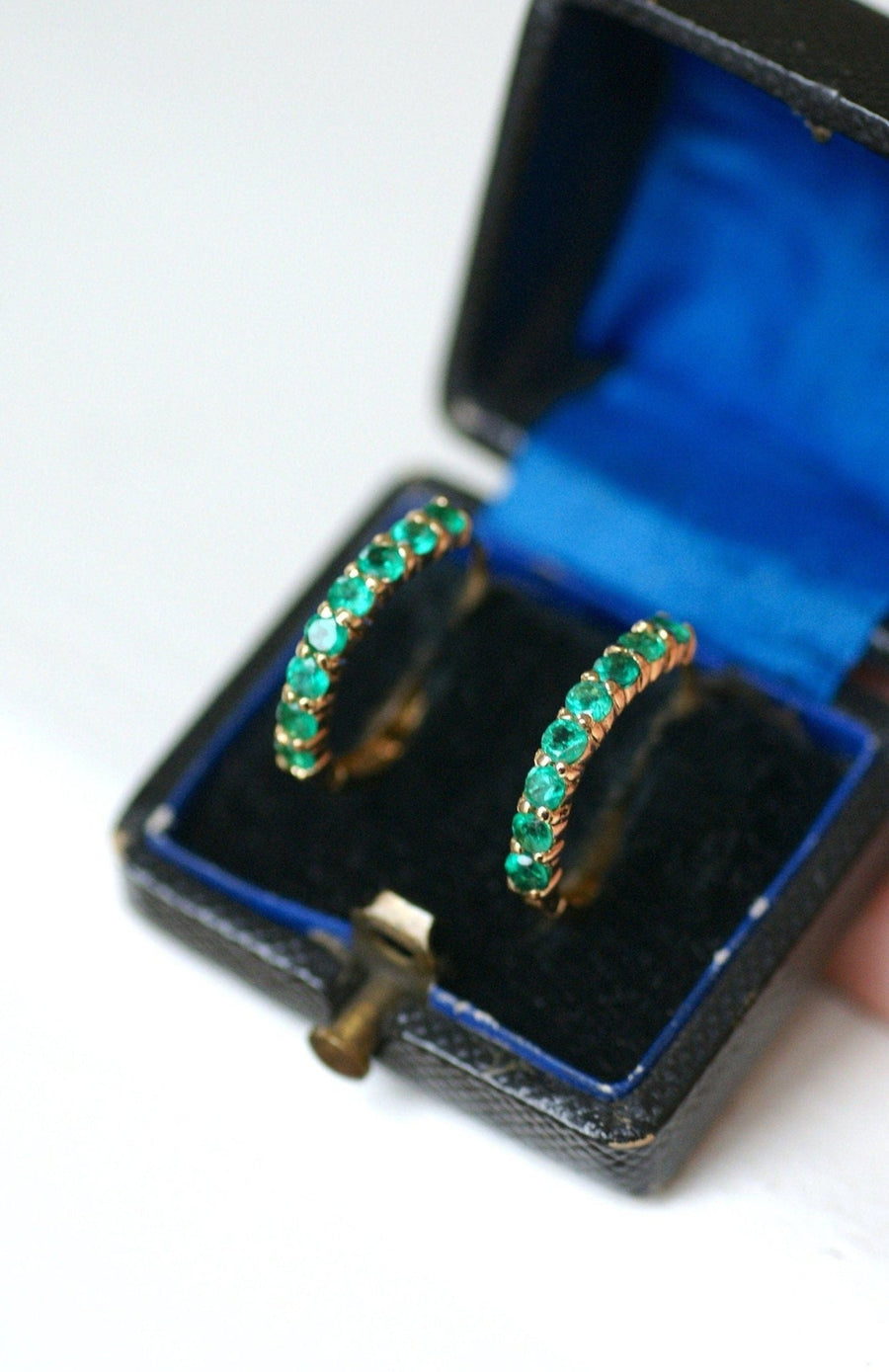 Emerald Creoles on Yellow Gold - Galerie Pénélope