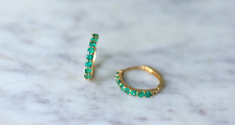 Emerald Creoles on Yellow Gold - Galerie Pénélope