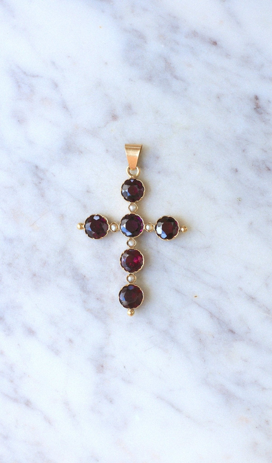 Antique Cross Garnets and Pearls on Yellow Gold - Galerie Pénélope