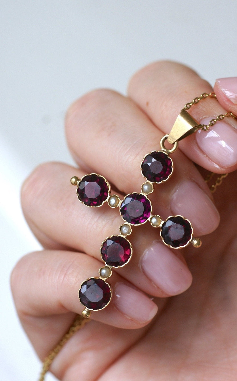 Antique Cross Garnets and Pearls on Yellow Gold - Galerie Pénélope