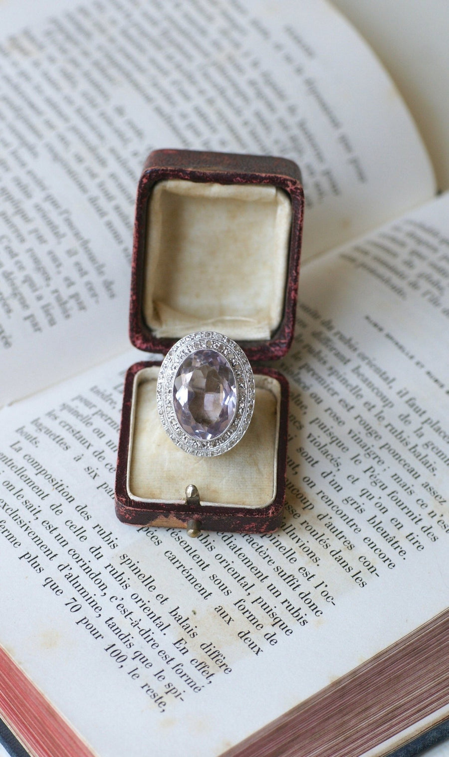 Large Art Deco Amethyst and Diamond Ring - Galerie Pénélope