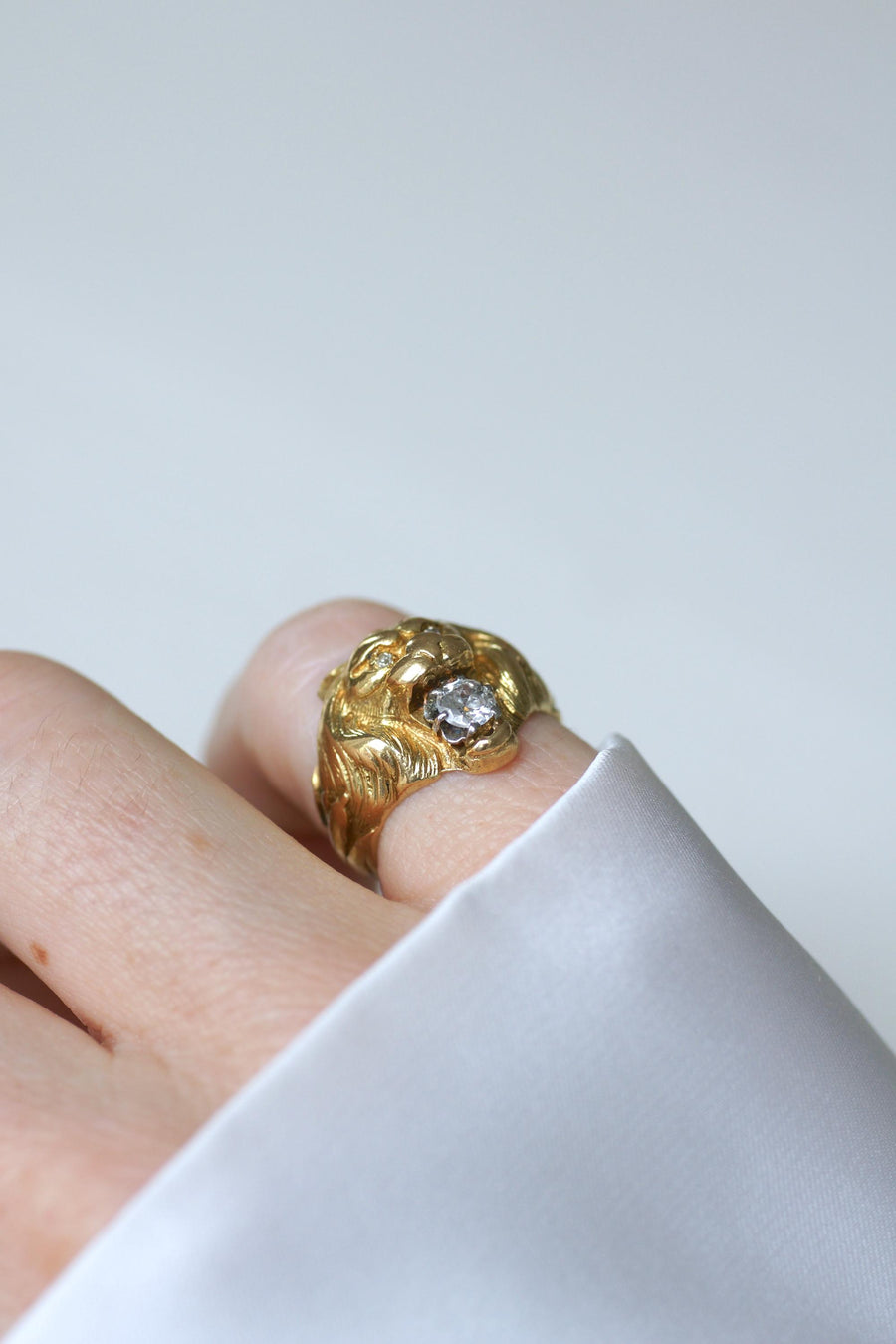 Antique Lion Ring Diamonds on Yellow Gold