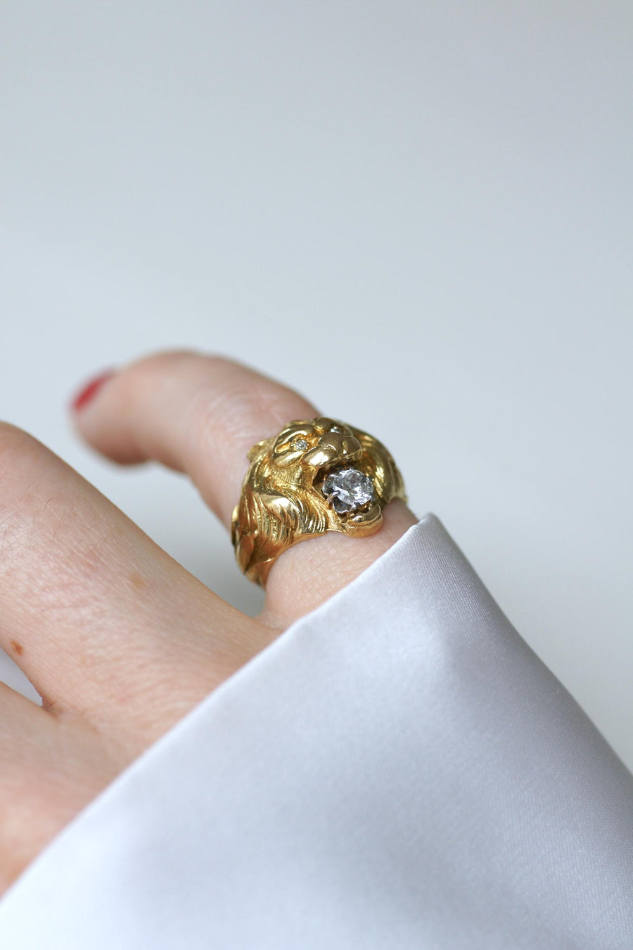 Antique Lion Ring Diamonds on Yellow Gold