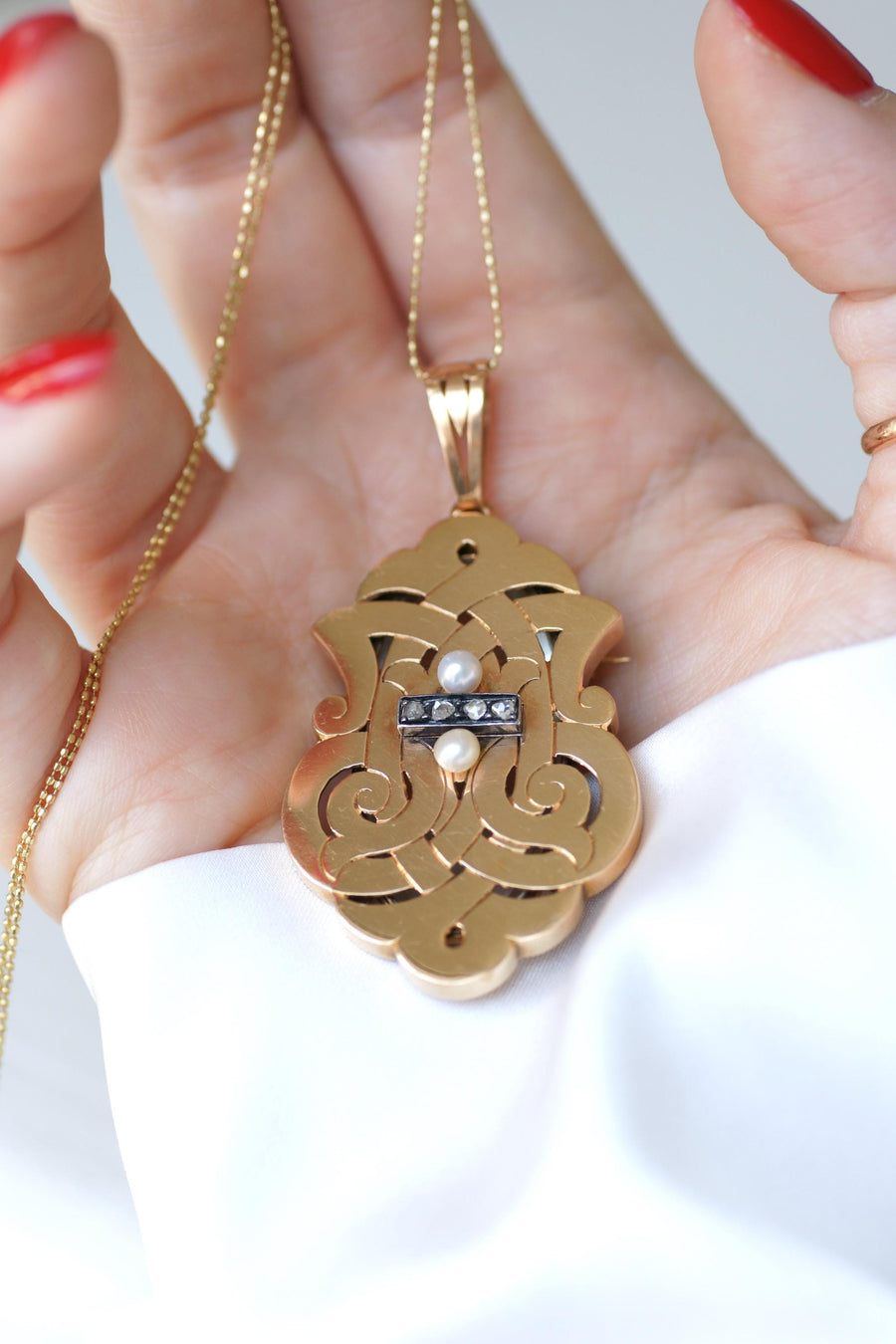 Pendant Medallion Brooch Antique Arabesques Fine Pearls and Diamonds on Rose Gold