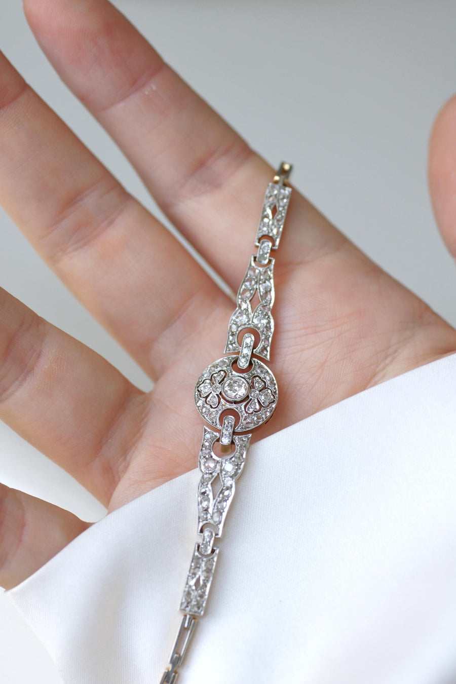 Art Deco bracelet Diamonds on Gold and Platinum