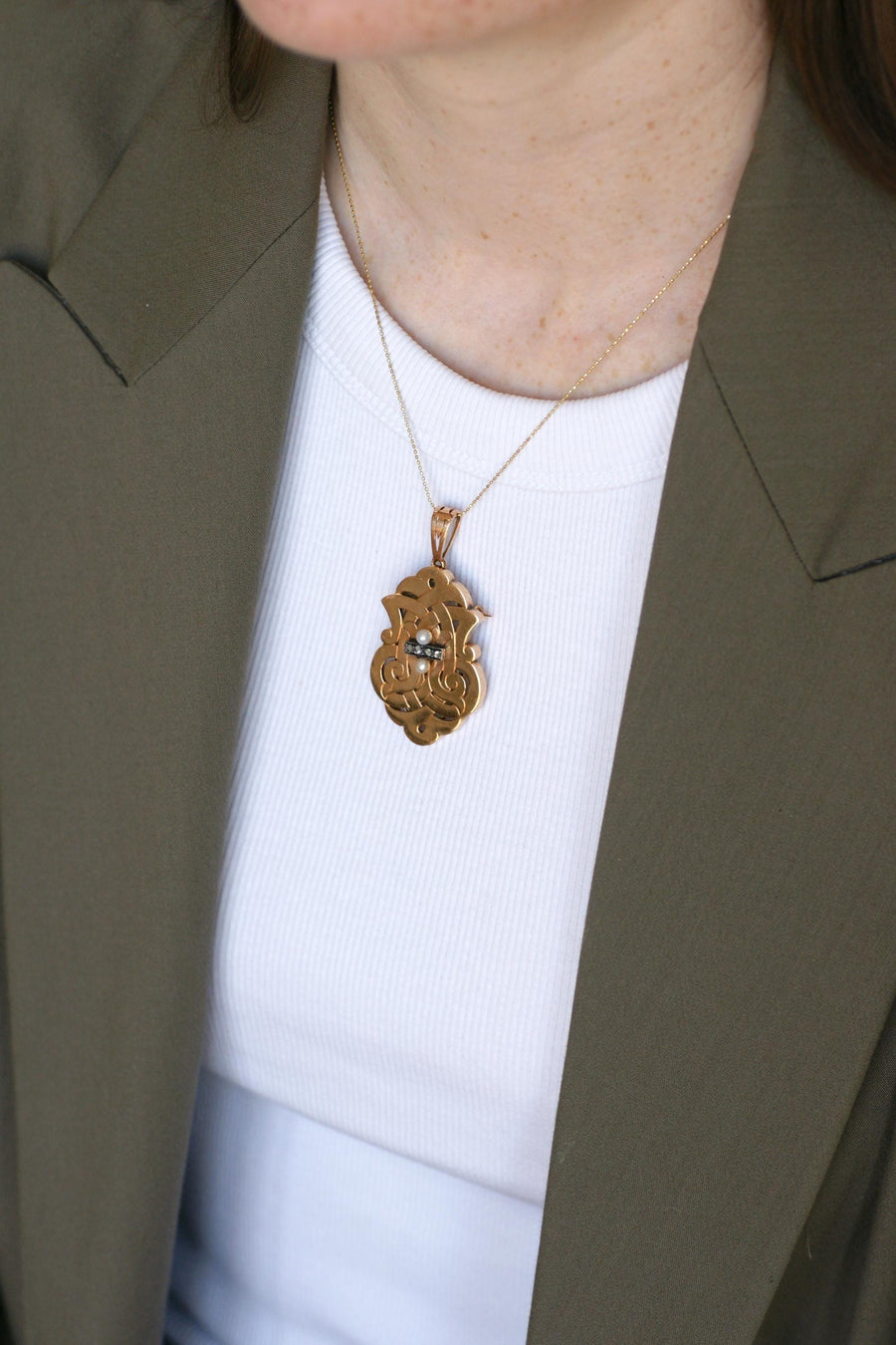 Pendant Medallion Brooch Antique Arabesques Fine Pearls and Diamonds on Rose Gold