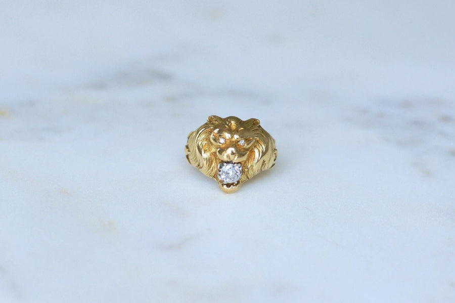 Antique Lion Ring Diamonds on Yellow Gold