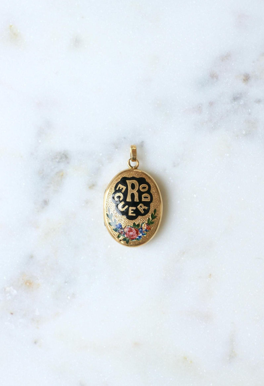 Antique Recuerdo Opening Medallion in Yellow Gold Enameled Flowers