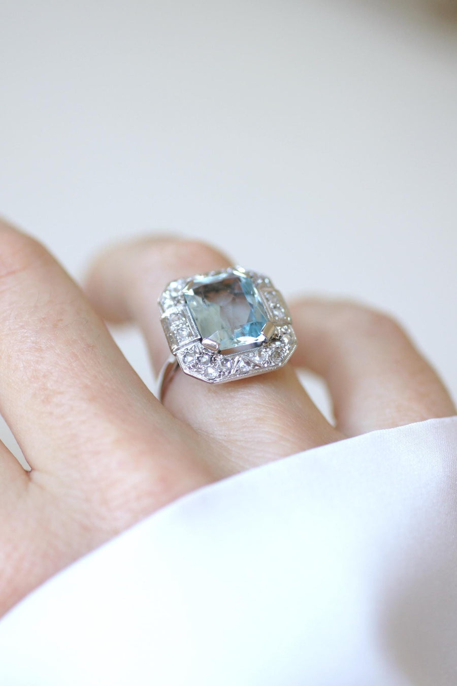 Octagonal Aquamarine 4.90 Cts and Diamonds on Gold and Platinum Art Deco Ring