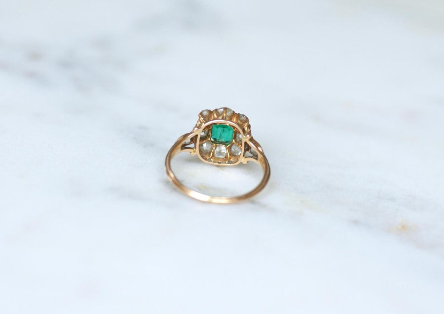 Ring Marguerite Colombian Emerald 0,60 Ct and Diamonds on Rose Gold