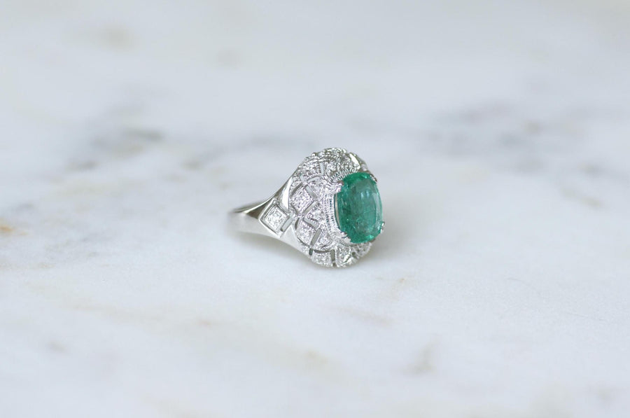 Art Deco Style Dome Ring Emerald 2.58 Cts and Diamonds on White Gold
