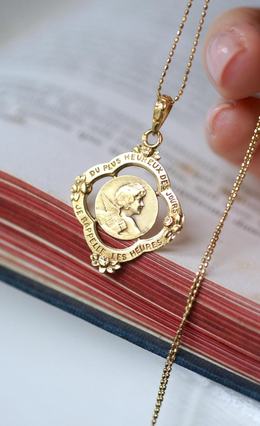 Antique Yellow Gold Angel Medal - Galerie Pénélope