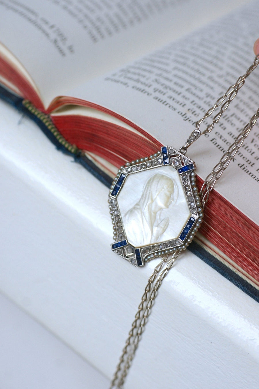 Mother-of-Pearl, Sapphire, Diamond and Pearl Art Deco Virgin Mary Medal - Galerie Pénélope