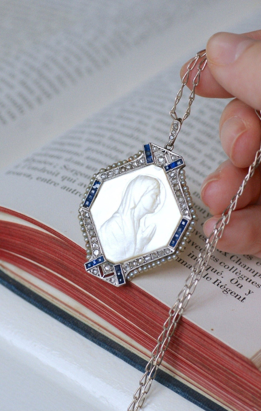 Mother-of-Pearl, Sapphire, Diamond and Pearl Art Deco Virgin Mary Medal - Galerie Pénélope