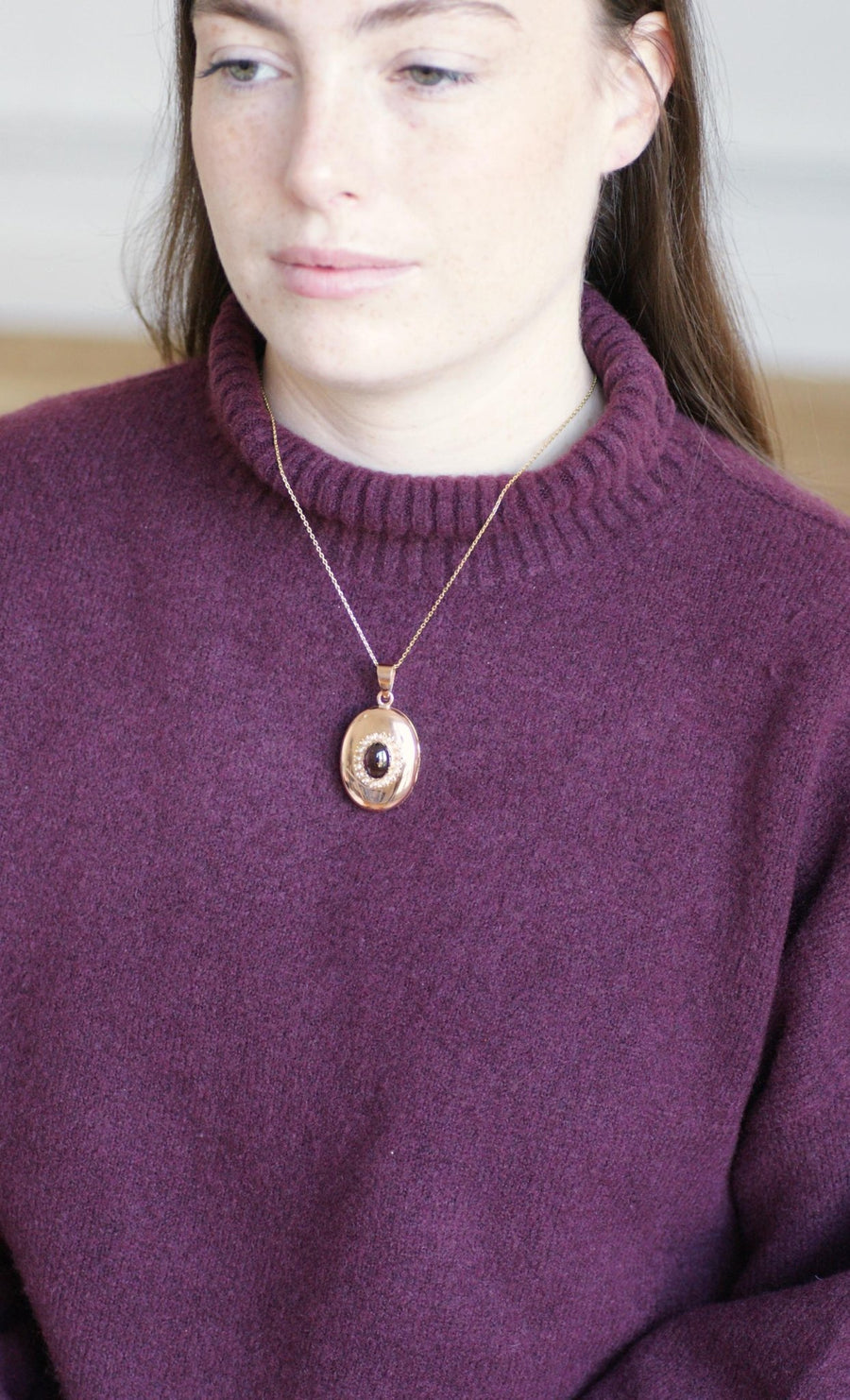 Antique Cabochon Garnet and Pearl Medallion on Rose Gold - Galerie Pénélope