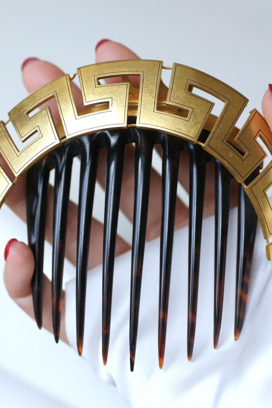 Antique Greek Meander Yellow Gold and Tortoiseshell Comb - Galerie Pénélope