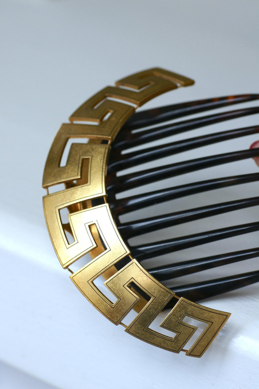 Antique Greek Meander Yellow Gold and Tortoiseshell Comb - Galerie Pénélope