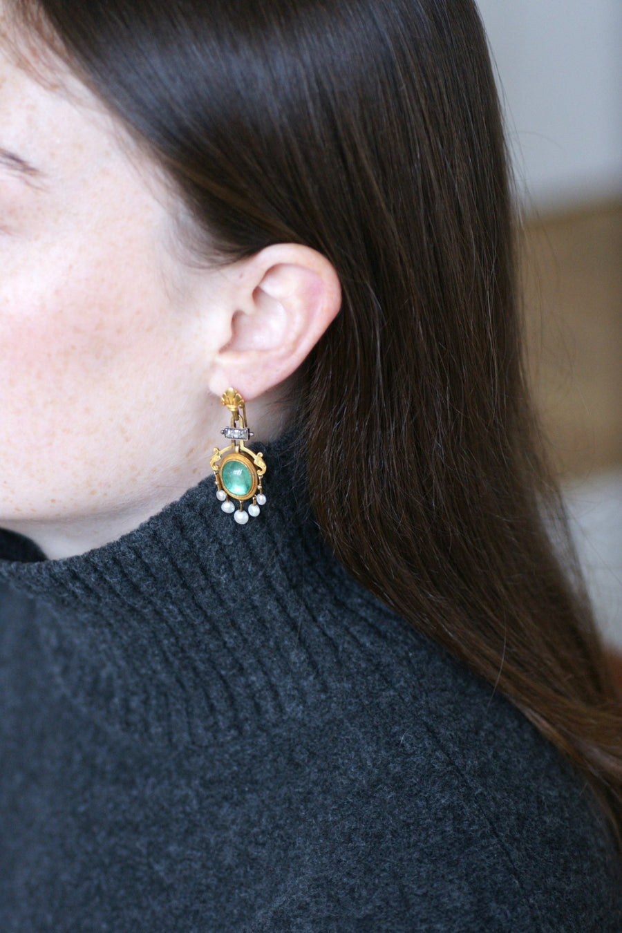 Emerald, Fine Pearls, Diamonds Earrings - Galerie Pénélope