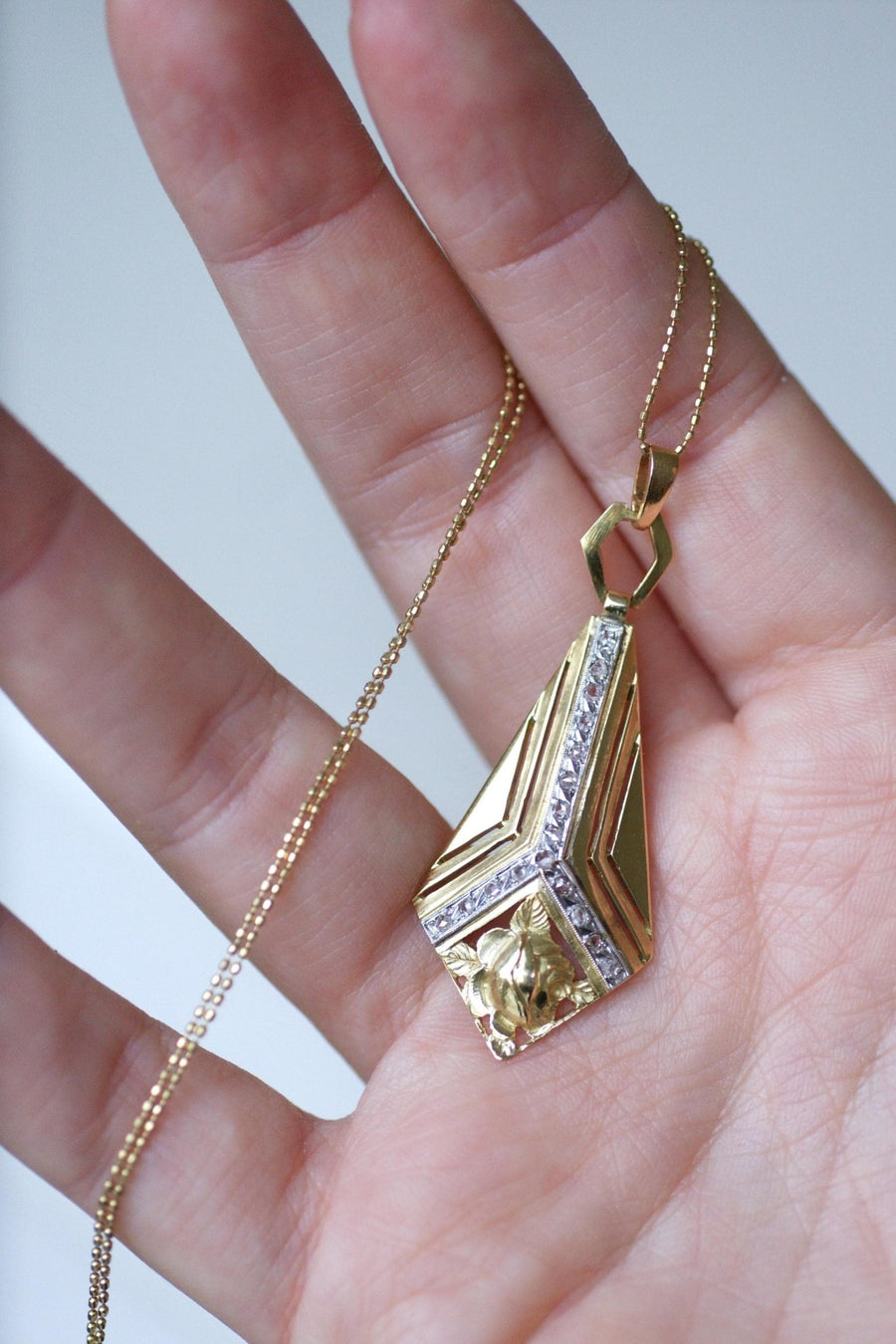 Yellow Gold and Platinum Art Deco Diamond Pendant - Galerie Pénélope