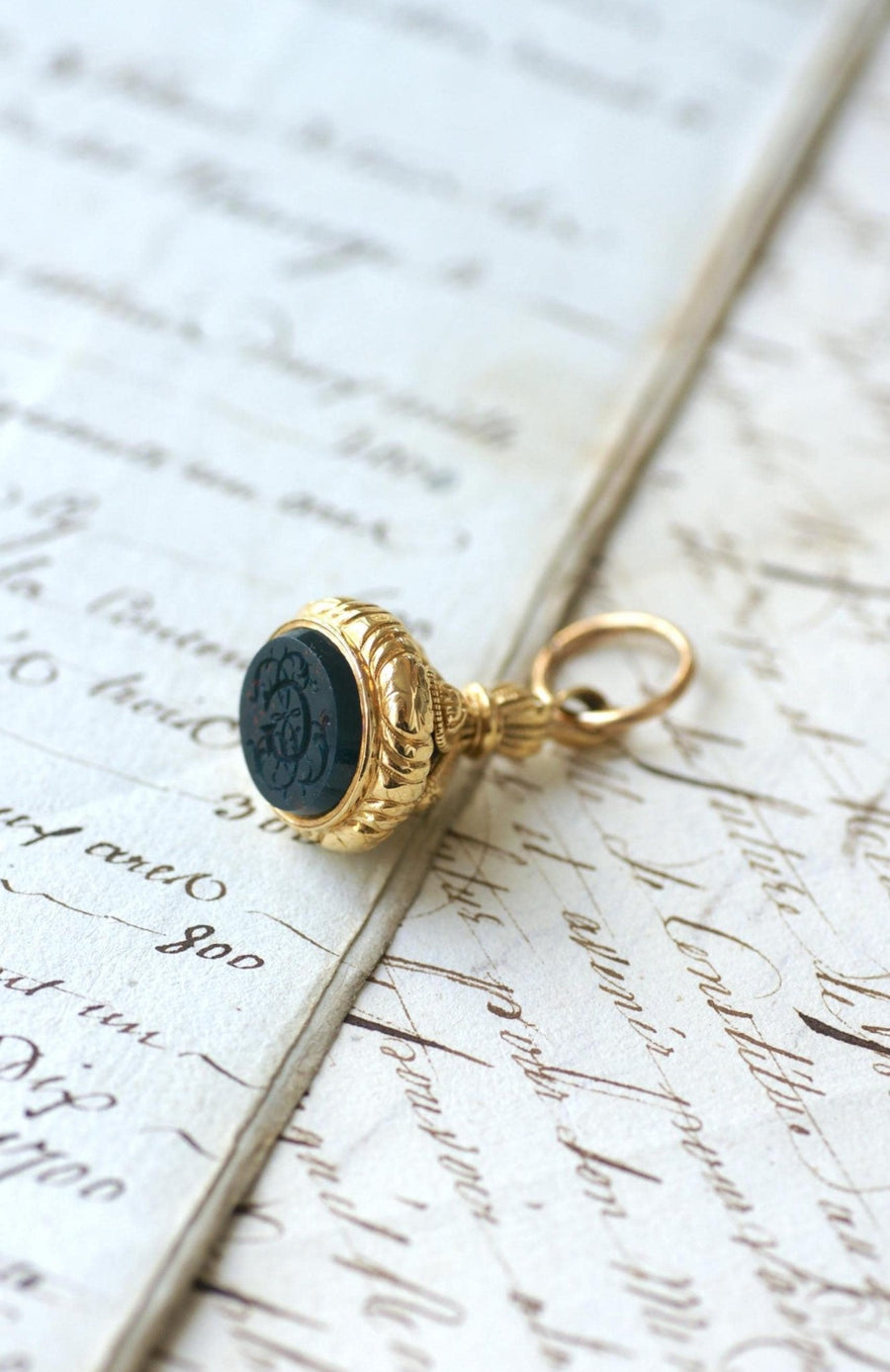 Yellow Gold and Blood Jasper Cachet Pendant - Galerie Pénélope
