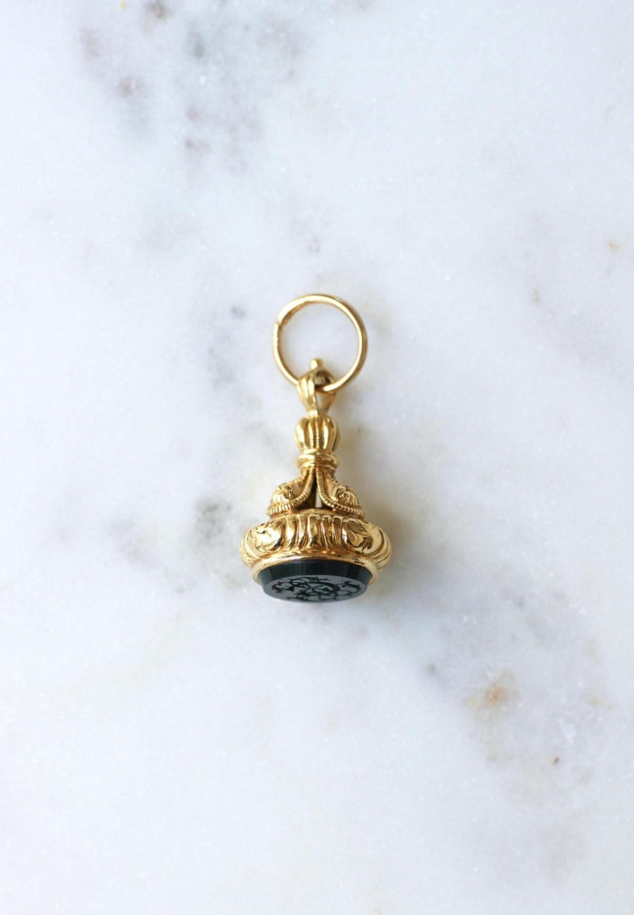 Yellow Gold and Blood Jasper Cachet Pendant - Galerie Pénélope
