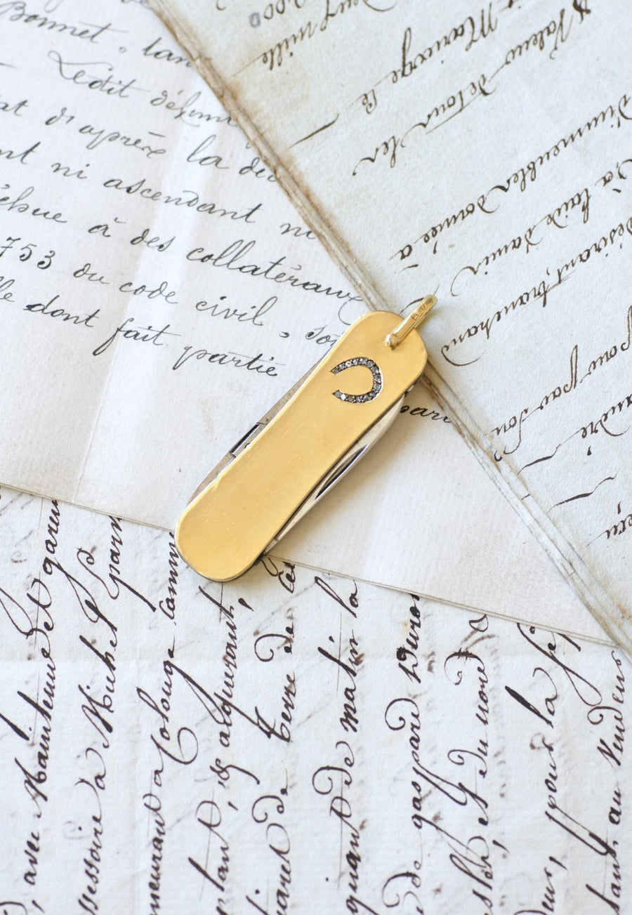 Pendant Swiss Army Knife Horseshoe Diamond on Yellow Gold JA Henckels - Galerie Pénélope