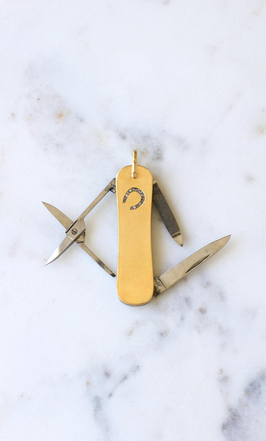 Pendant Swiss Army Knife Horseshoe Diamond on Yellow Gold JA Henckels - Galerie Pénélope