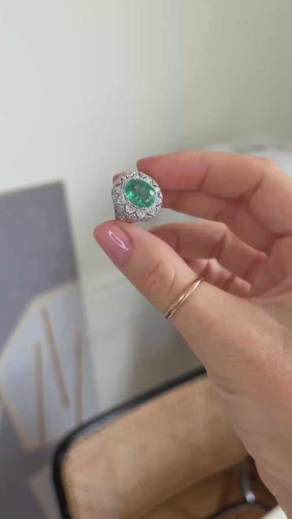 Art Deco Style Dome Ring Emerald 2.58 Cts and Diamonds on White Gold