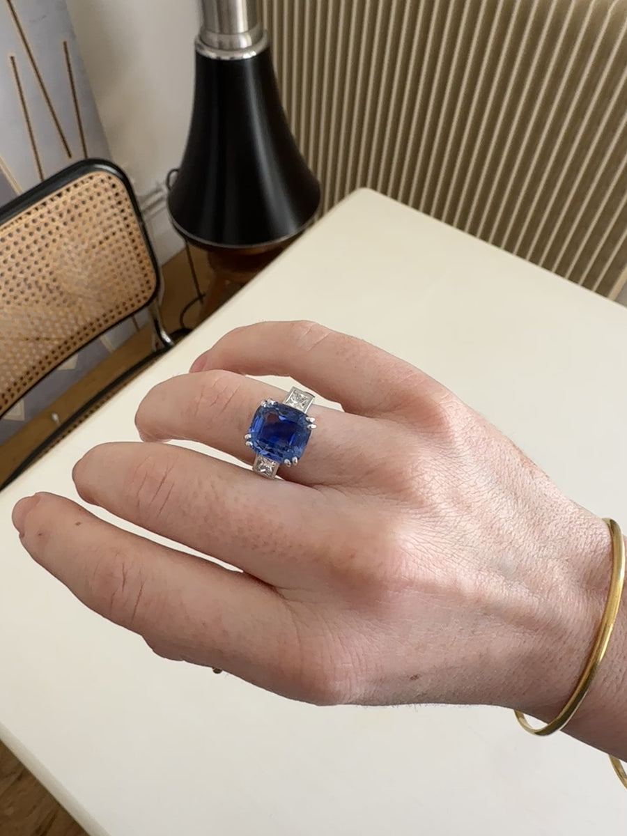 7.94 Cts Ceylon Sapphire and diamonds ring on white gold