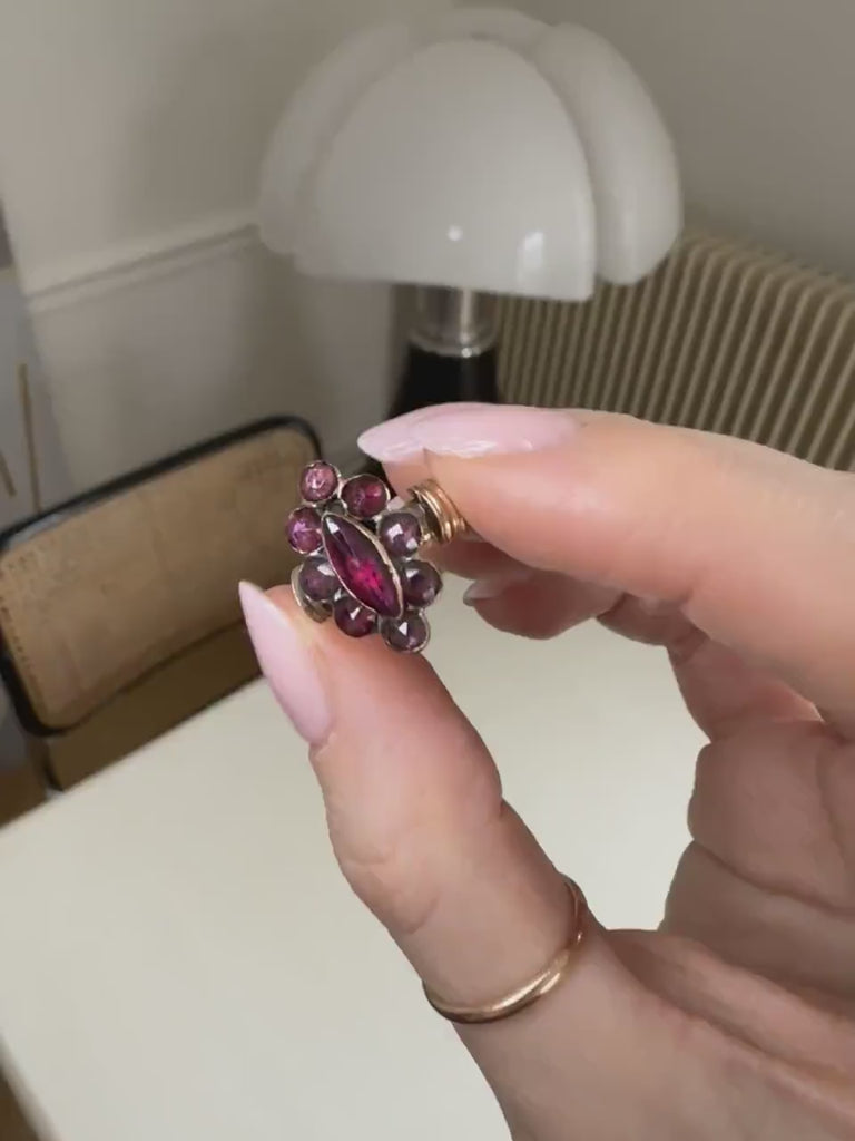 Antique marquise ring in pink gold and Perpignan garnets