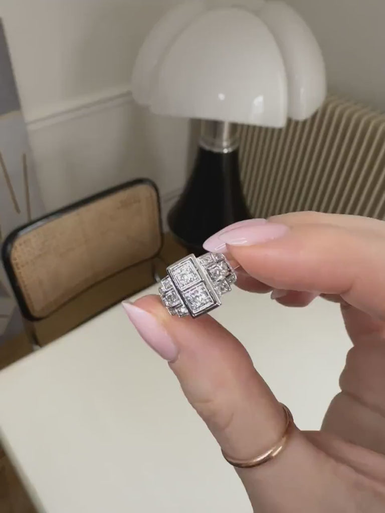 Art Deco diamond on platinum ring