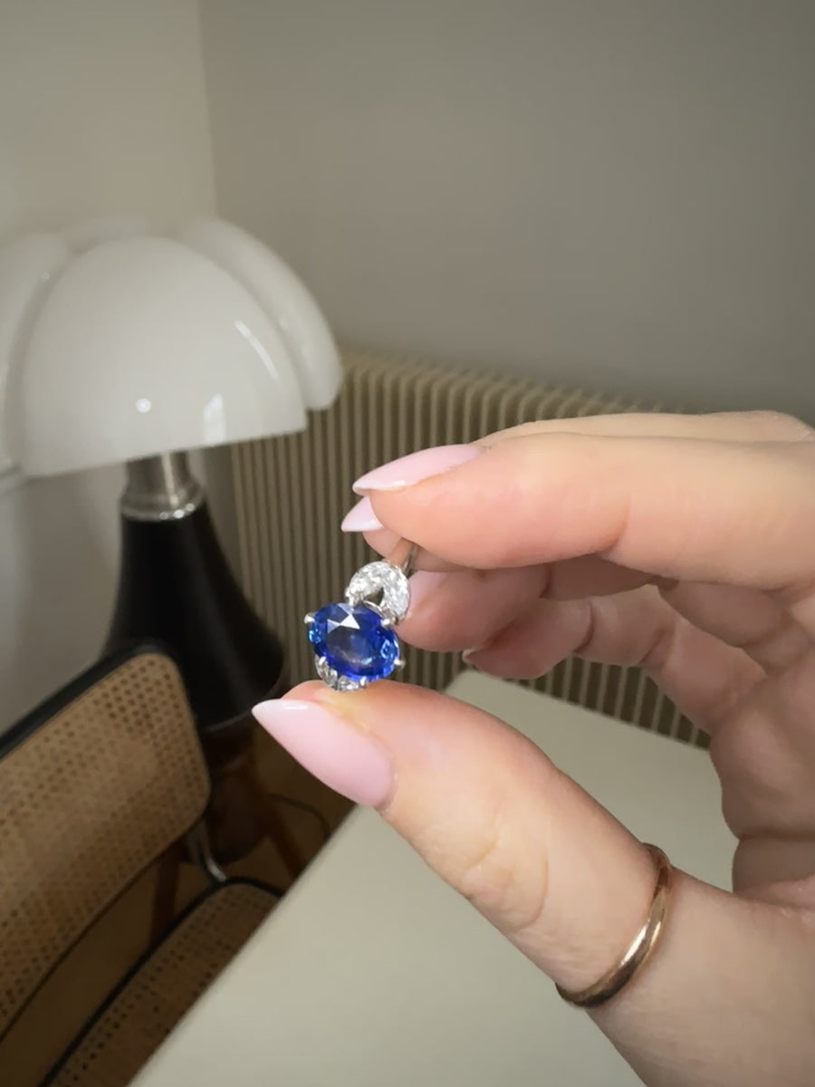 Mellerio dits Meller ring, sapphire and diamonds