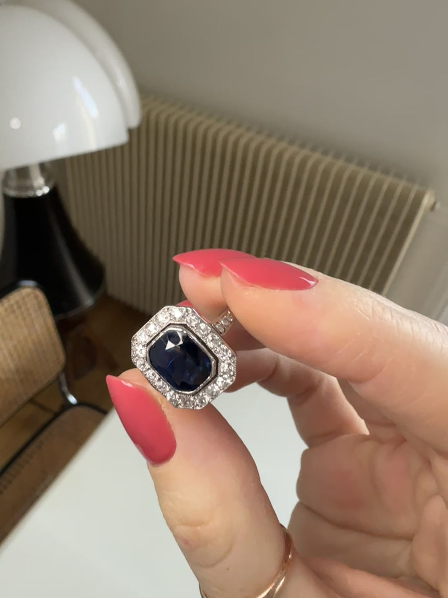 Sapphire and diamonds Art Deco ring